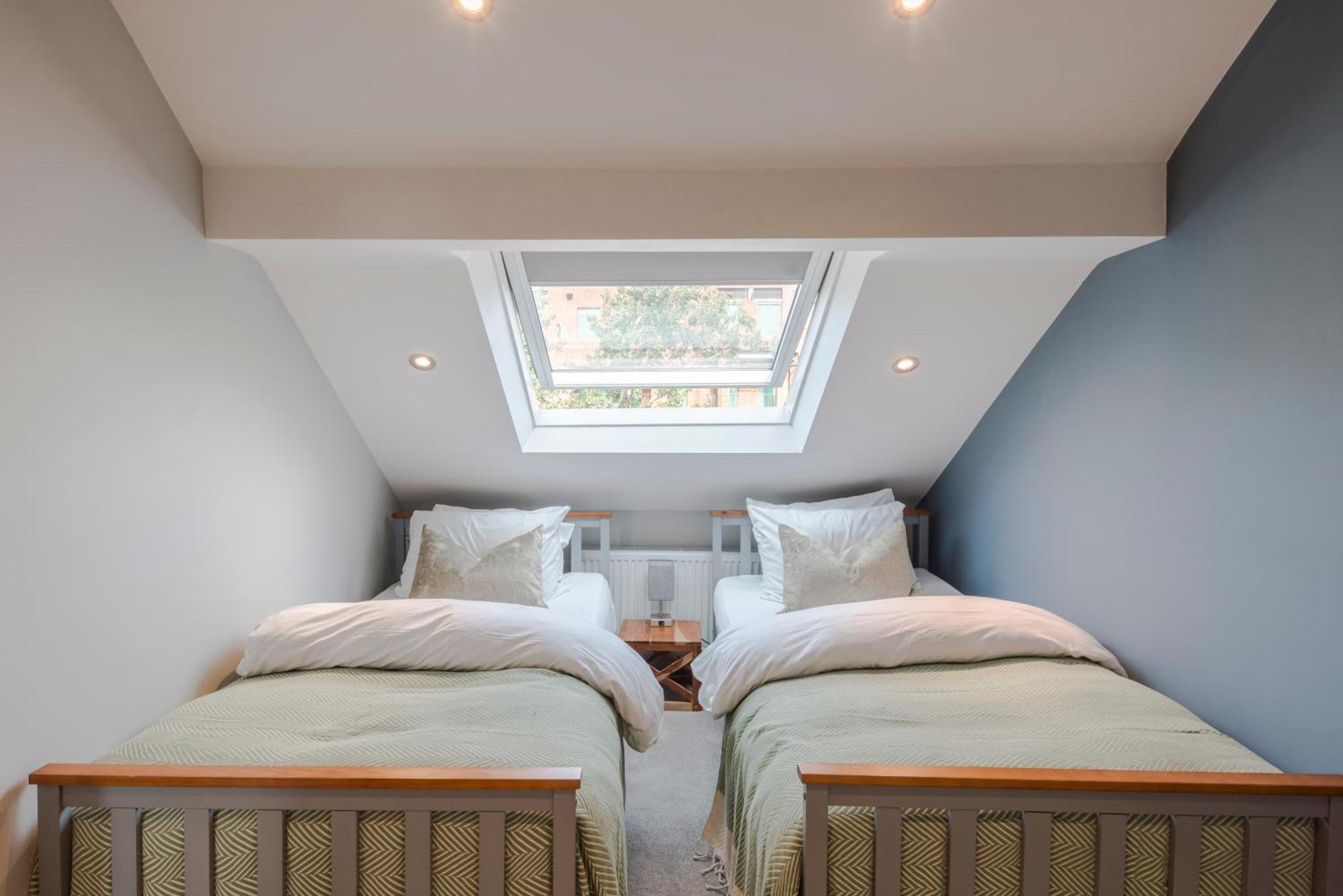 Stunning 3 Bed Duplex Apartment In The Heart Of West Hampstead Londra Esterno foto