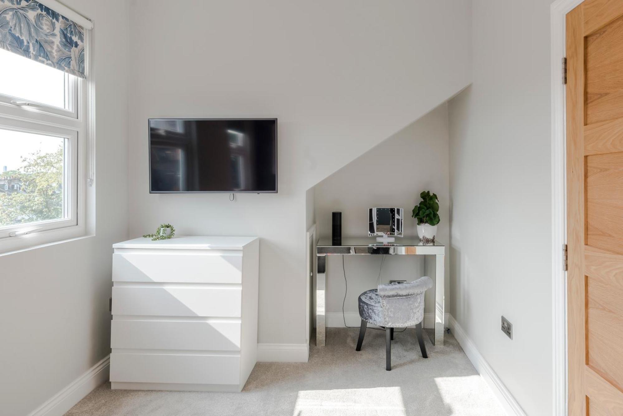 Stunning 3 Bed Duplex Apartment In The Heart Of West Hampstead Londra Esterno foto