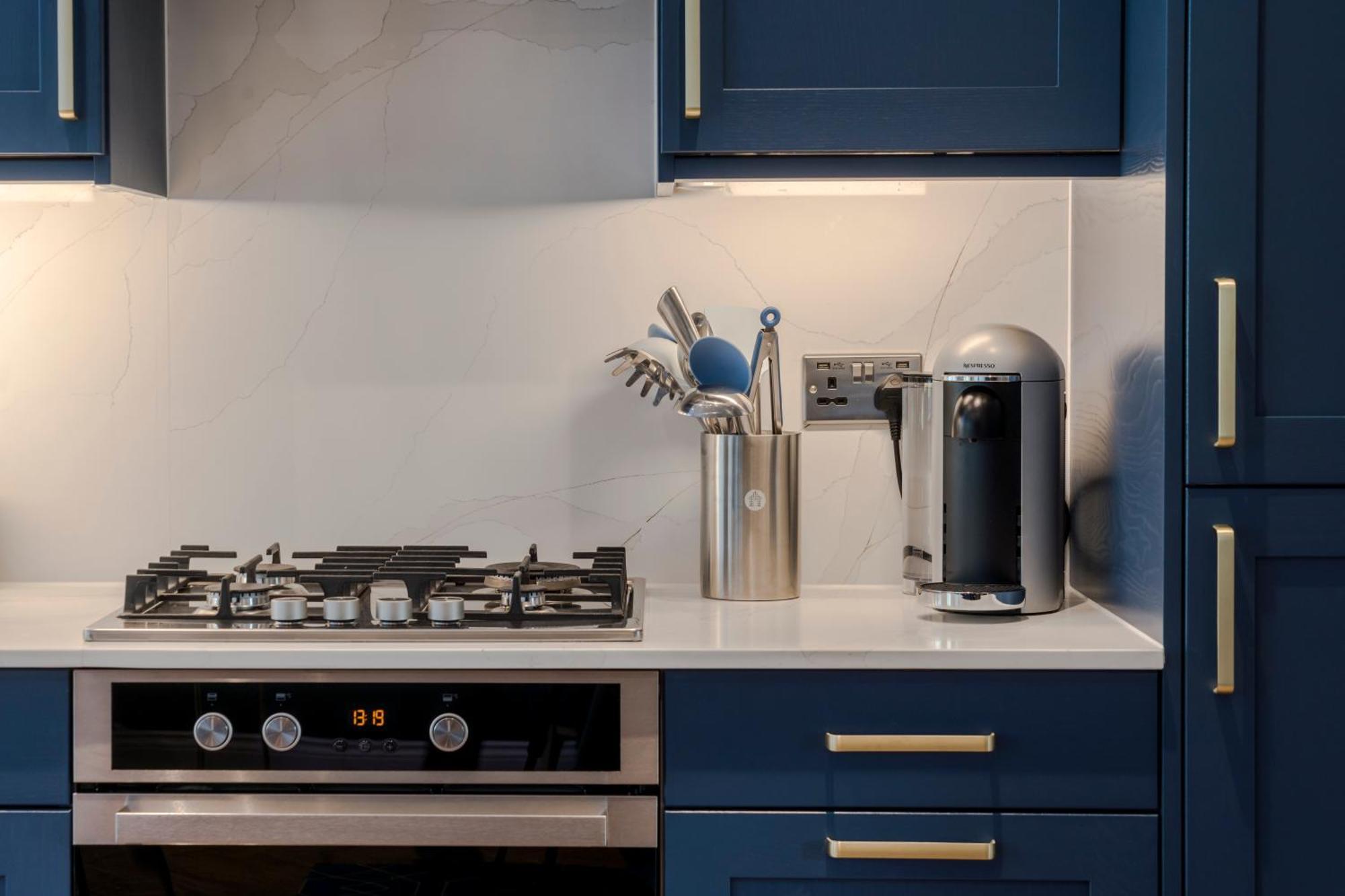 Stunning 3 Bed Duplex Apartment In The Heart Of West Hampstead Londra Esterno foto